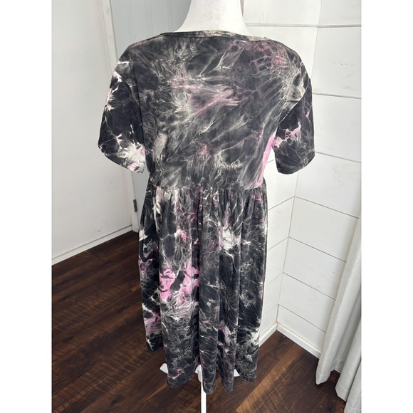 Disturbia Dress Womens 6 Black Gray Pink Tie Dye Midi Short Sleeve Pockets Ring - Picture 3 of 9